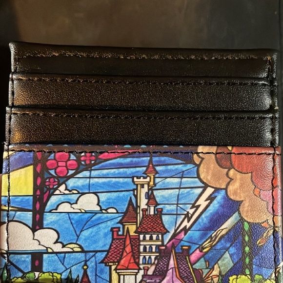 Loungefly X Disney Beuty and the Beast series Belle card holder - Picture 3 of 4